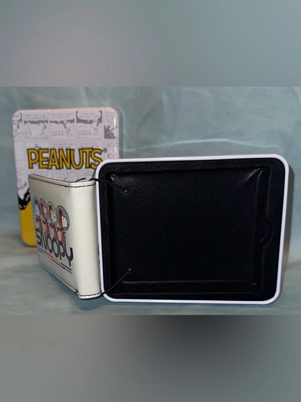 Snoopy peanuts buckle down bifold wallet in collectible tin NIP